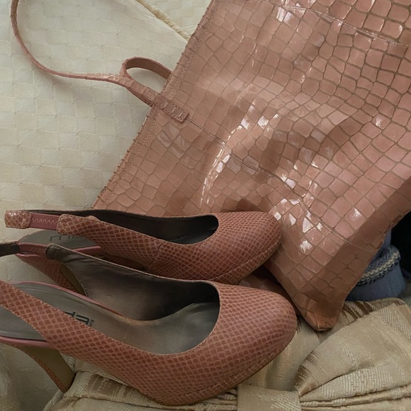 Carlos Falchi Handbags - Pretty in pink. pink  heels sz 7  🌸 with Carlos Falchi pink textured  tote 🌸